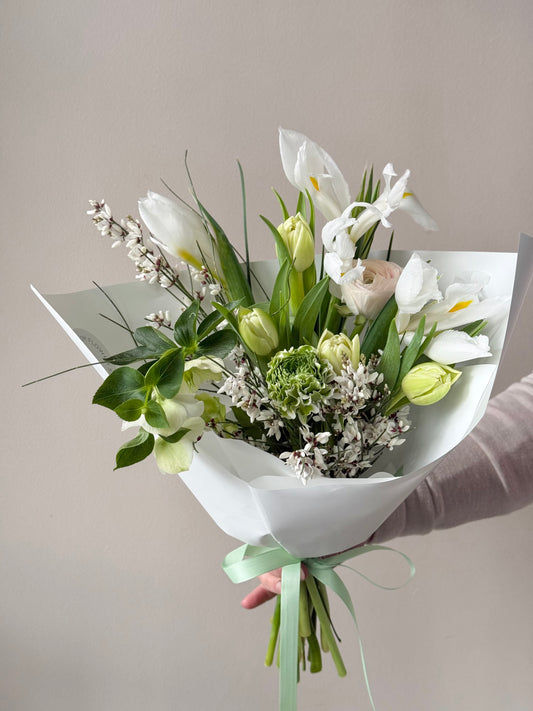 "Spring Therapy" Art Bouquet – BloomRoom.ee, fresh flowers in Tallinn