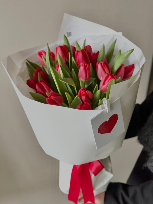 25 Red Tulips. – BloomRoom.ee, fresh flowers in Tallinn