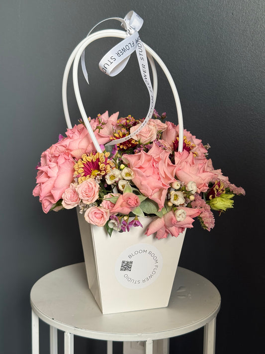 "Hold me tender" Mini Flower Bag – BloomRoom.ee, värsked lilled Tallinnas