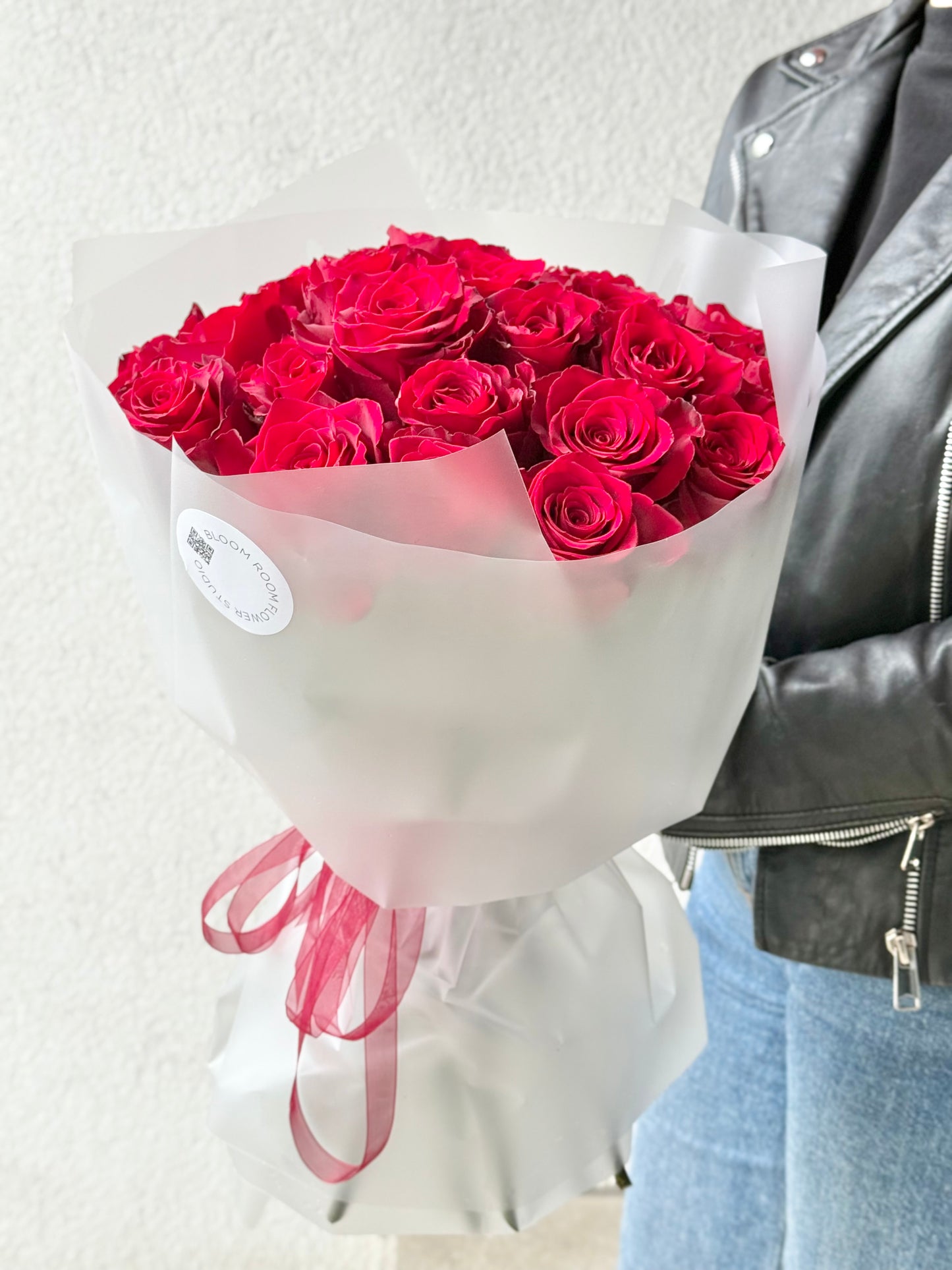 23 Red Classic Roses