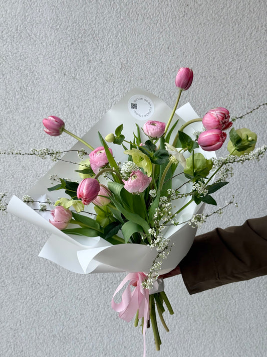 "Emely in Paris" Art Bouquet – BloomRoom.ee, fresh flowers in Tallinn