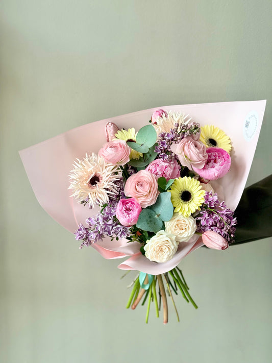 "Miss Dior" Grand Bouquet – BloomRoom.ee, fresh flowers in Tallinn