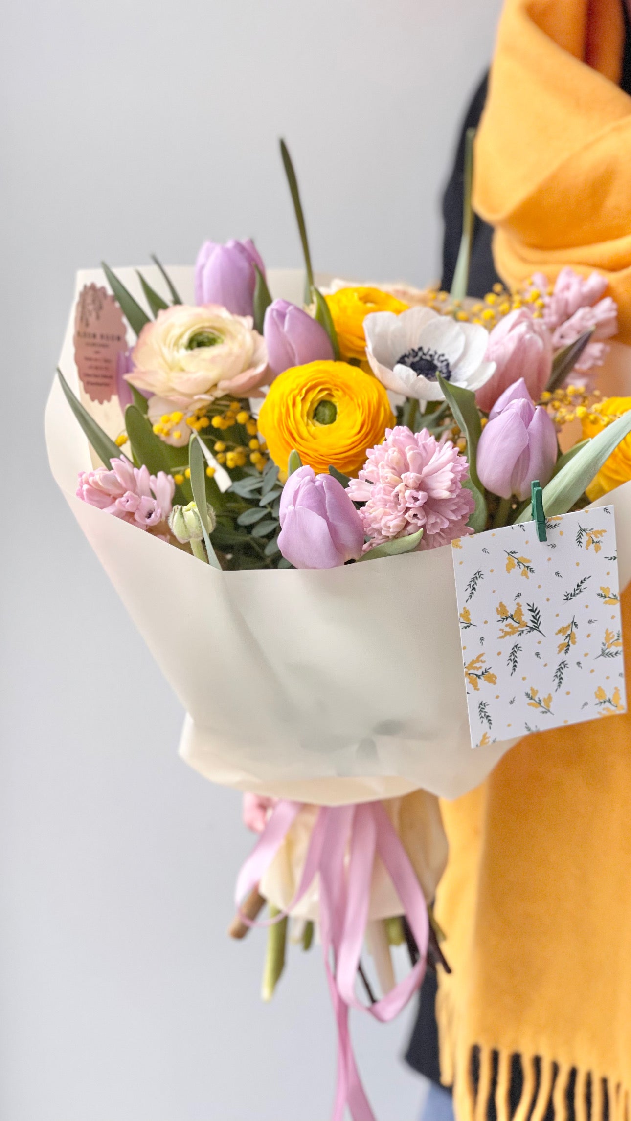 Kollased ja roosad lilled luksuslikus kimpus | Роскошный букет желтых и розовых цветов | Luxurious bouquet of yellow and pink flowers