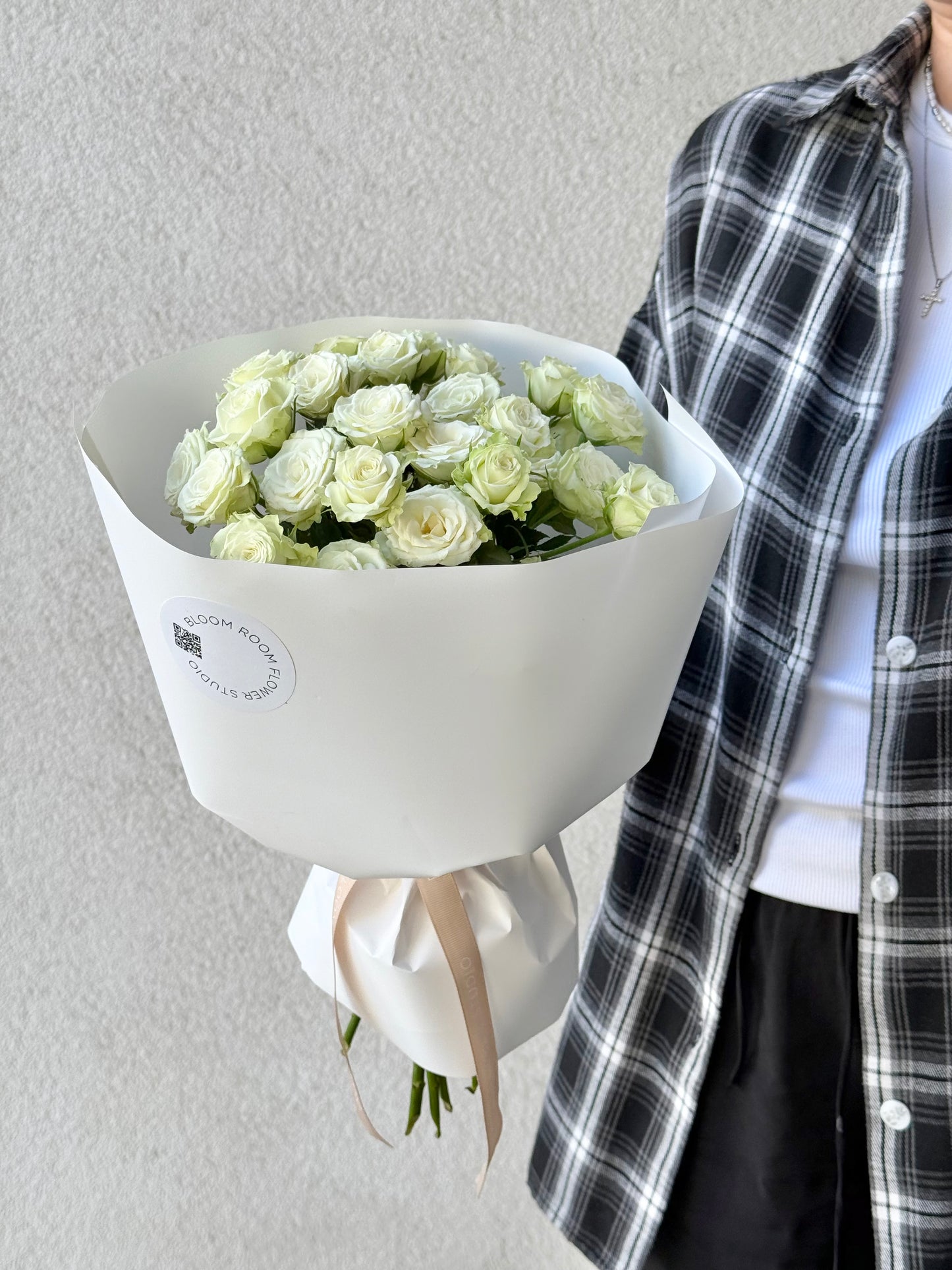 9 "Green Glow" spray Roses