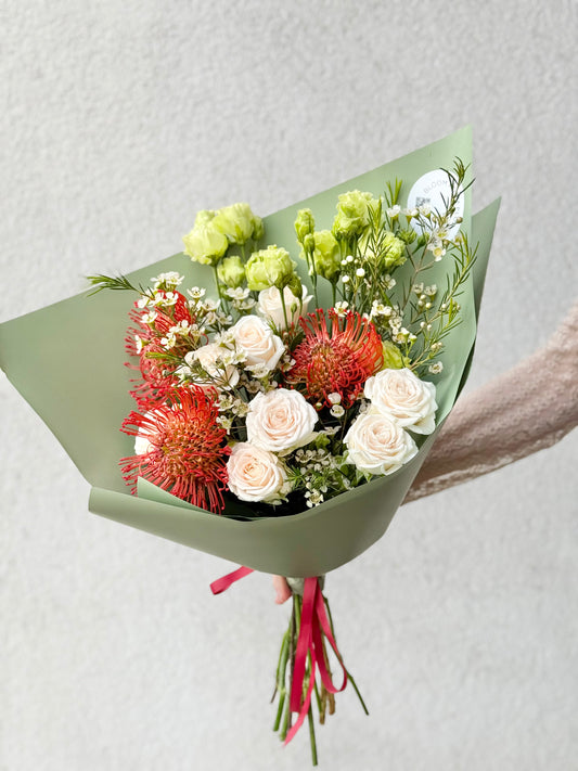 "Tropical Sound" Art Bouquet – BloomRoom.ee, fresh flowers in Tallinn