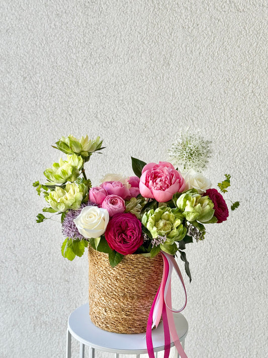 Summer Mix Grand Basket – BloomRoom.ee, свежие цветы в Таллине