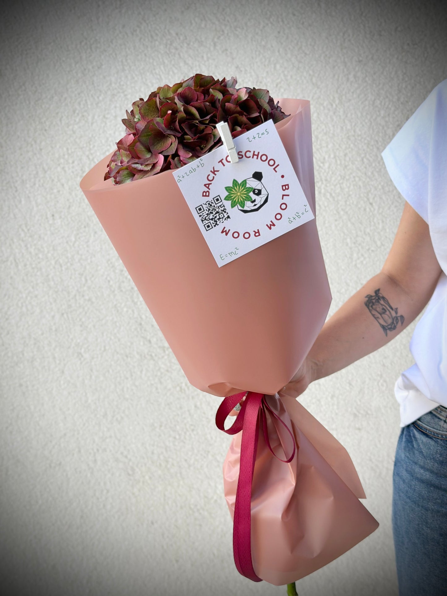 Bordeaux hortensia luksuslikus roosas paberis | Бургундская гортензия в розовой упаковке | Luxury Bordeaux hydrangea in pink paper