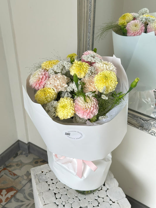 "Cloudy Sunset" Grand Art Bouquet – BloomRoom.ee, värsked lilled Tallinnas