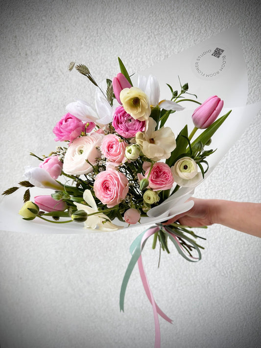 “Pink Spring” bouquet by florist choice – BloomRoom.ee, свежие цветы в Таллине