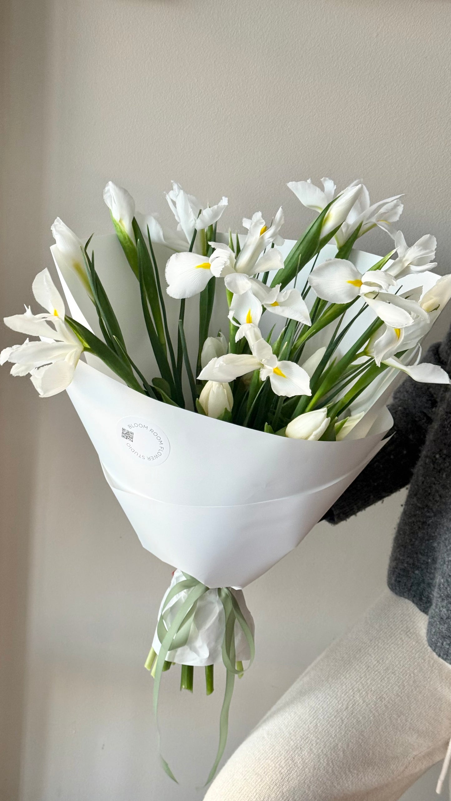 "Iris for someone special" Grand Bouquet