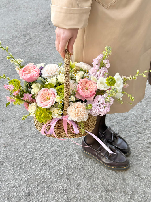 Flower Basket with spring mix flowers – BloomRoom.ee, fresh flowers in Tallinn