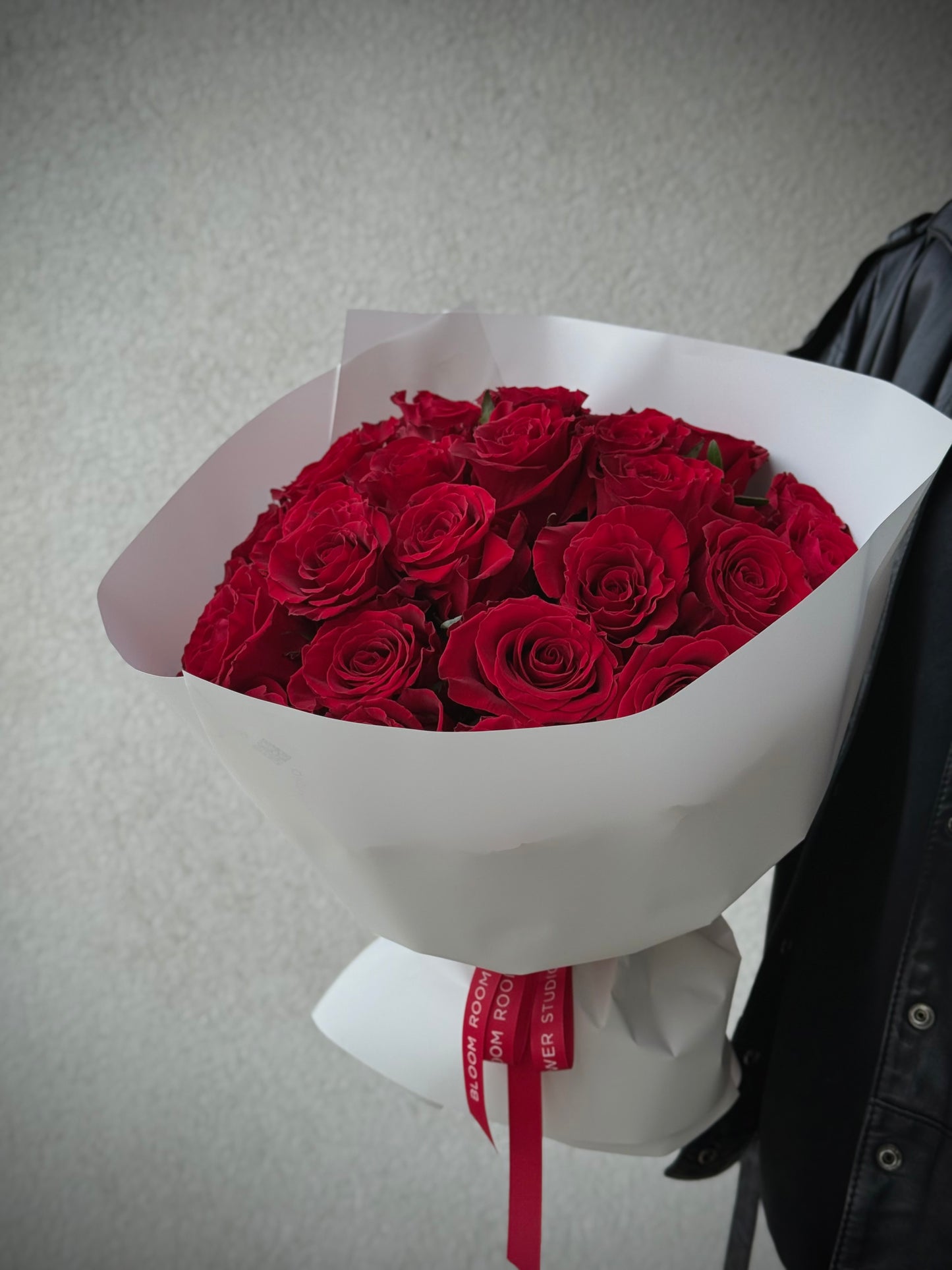 25 "Red Velvet" Roses