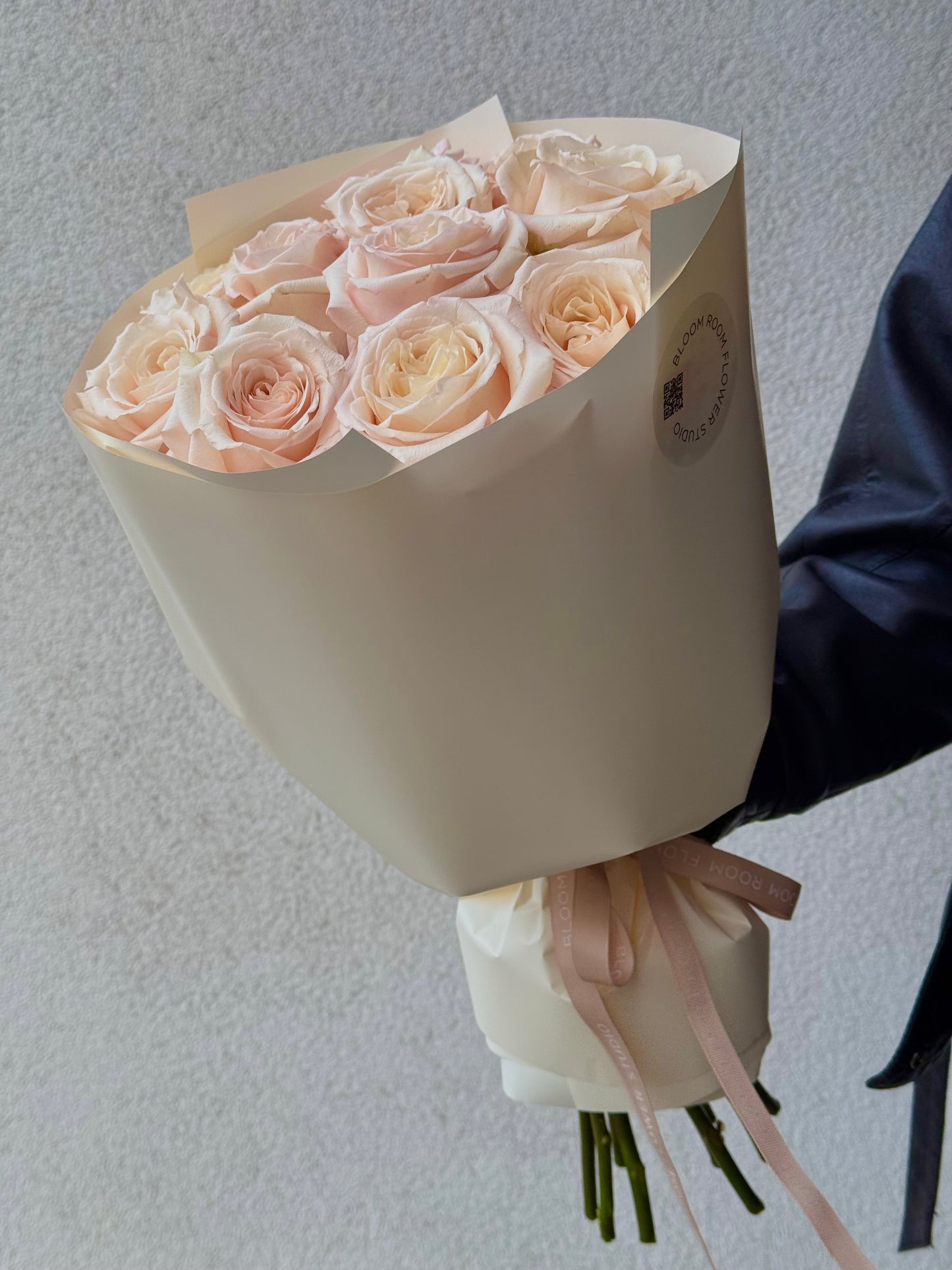 11 Peach garden roses, XL size.