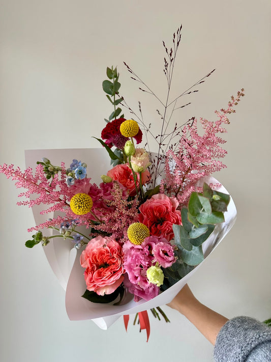 “Dophamine” art bouquet – BloomRoom.ee, värsked lilled Tallinnas