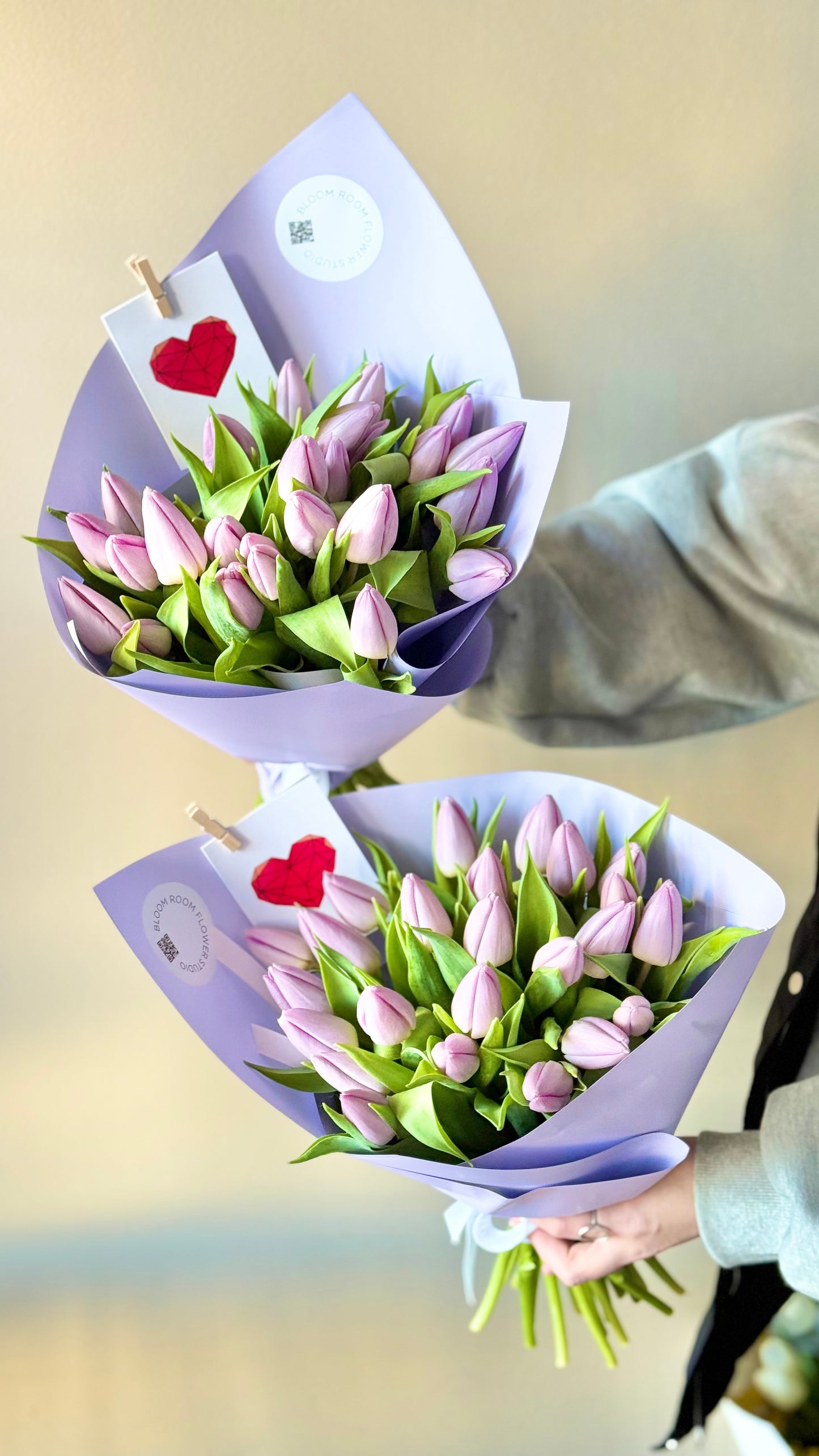 "Violet Mood" with 25 Lilac Tulips