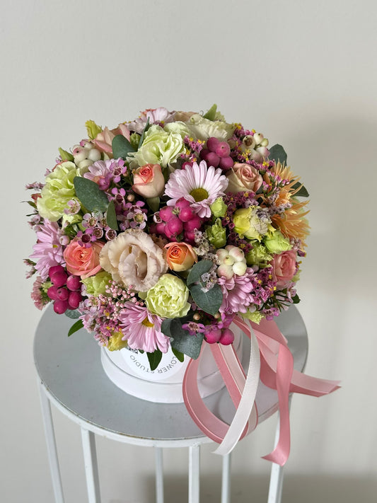 Mini Bloom Box «Berry twist» – BloomRoom.ee, värsked lilled Tallinnas