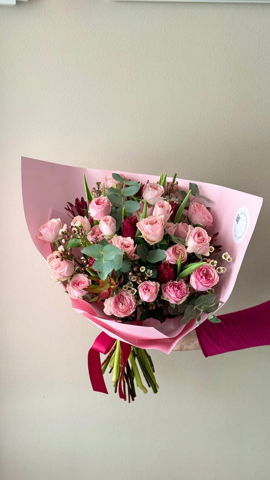 "Think Pink" Grand Bouquet – BloomRoom.ee, fresh flowers in Tallinn