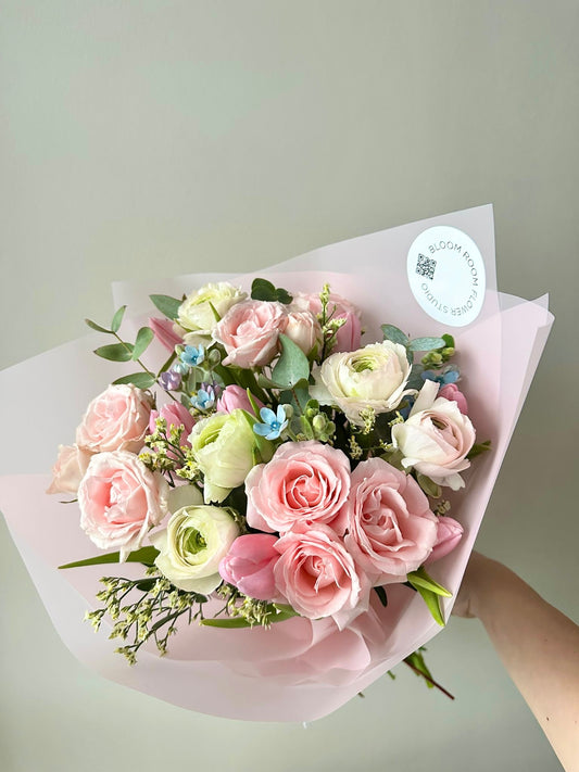 "Think Pink" Grand Bouquet – BloomRoom.ee, fresh flowers in Tallinn