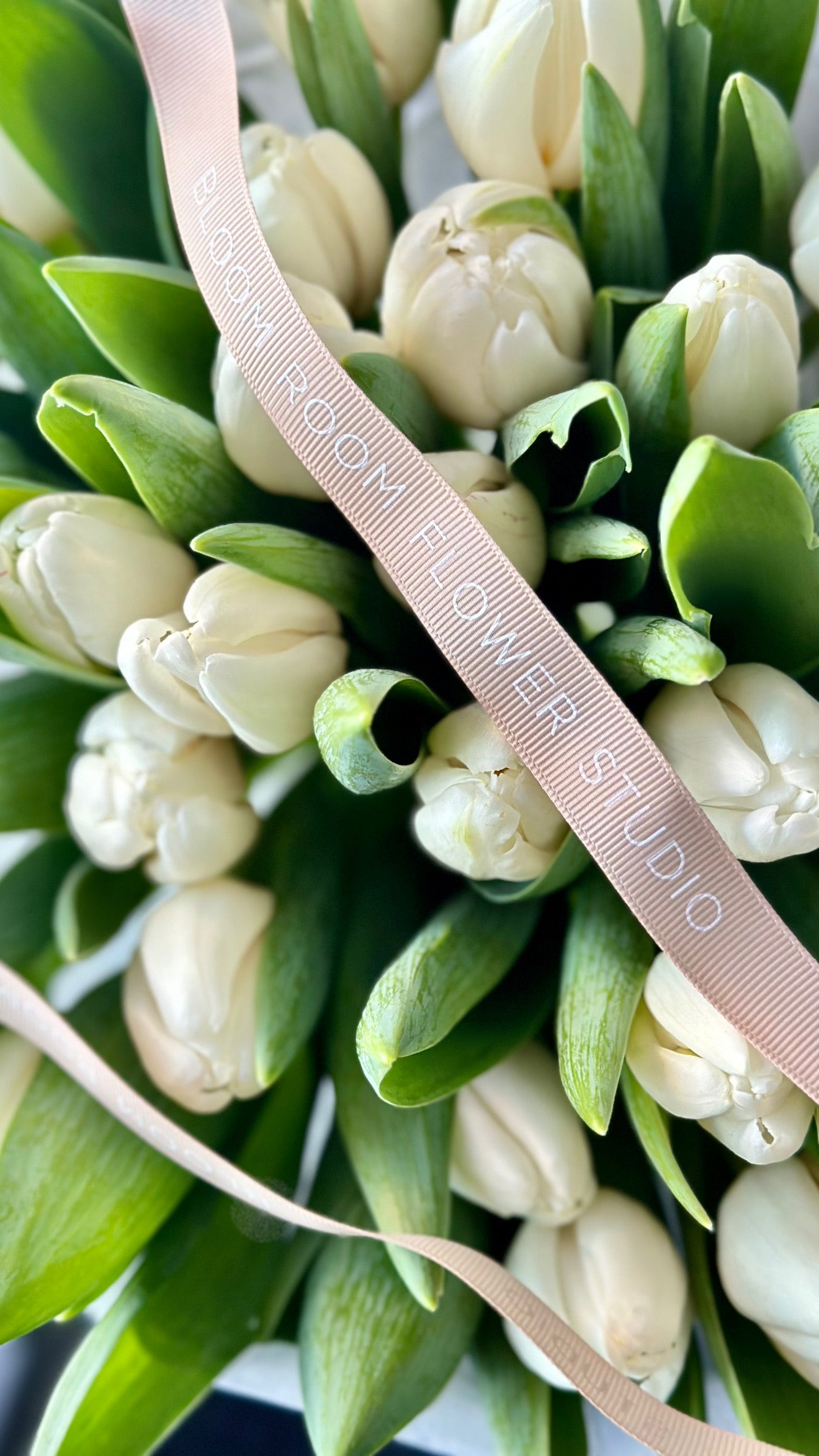 Valge tulpide kimp 25 tk | Букет из 25 белых тюльпанов | Bouquet of 25 white tulips