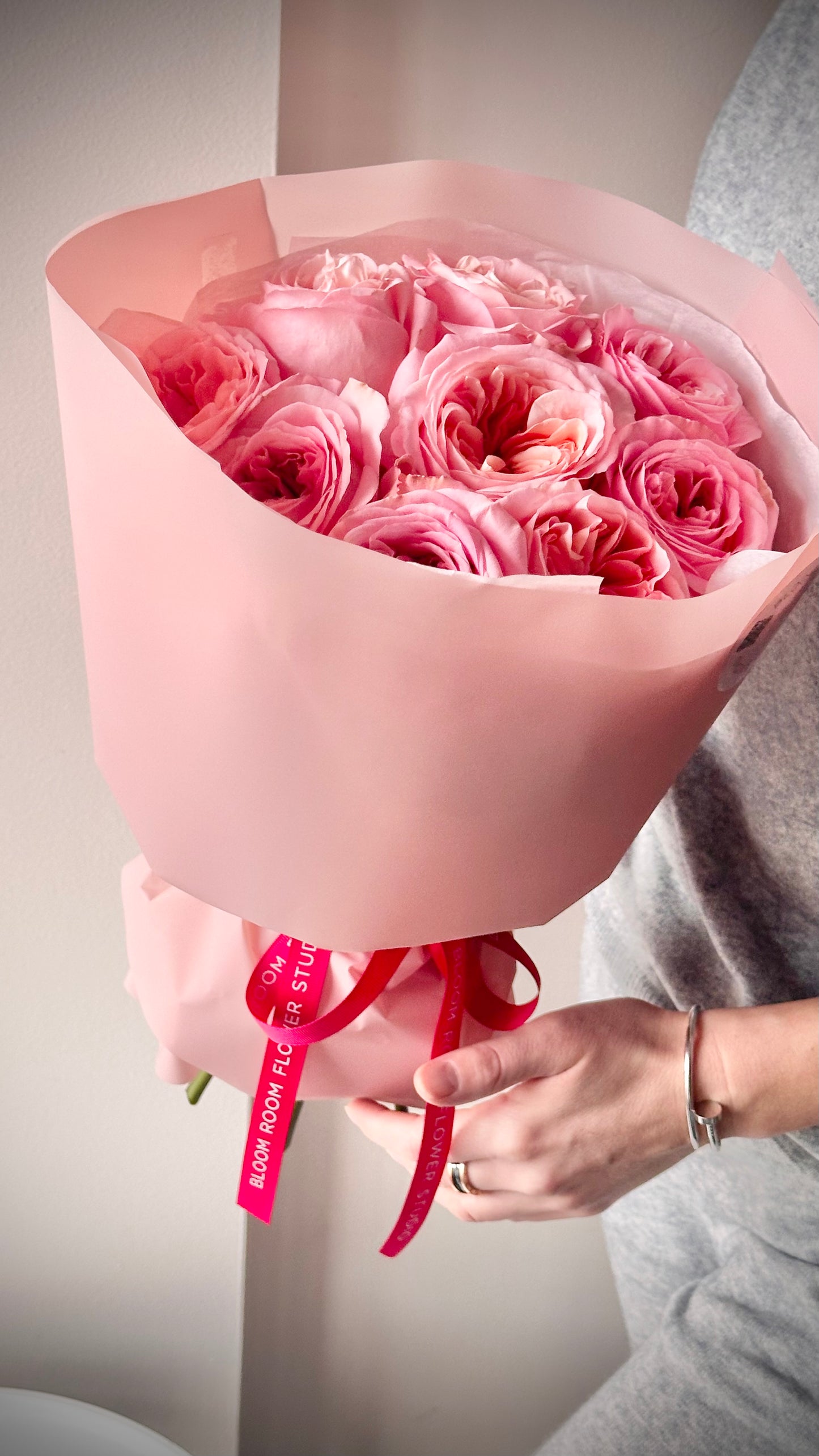 "Pink Sugar" with 9 Garden Peony Roses