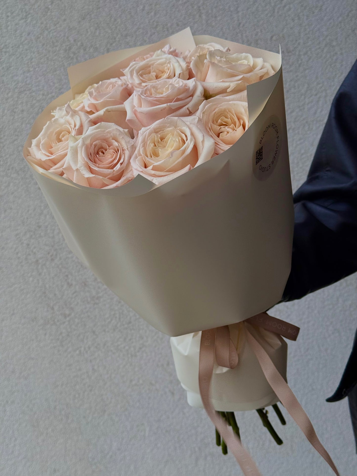 11 Peach garden roses, XL size.