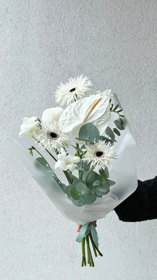 "Snowflake" Art Bouquet – BloomRoom.ee, fresh flowers in Tallinn