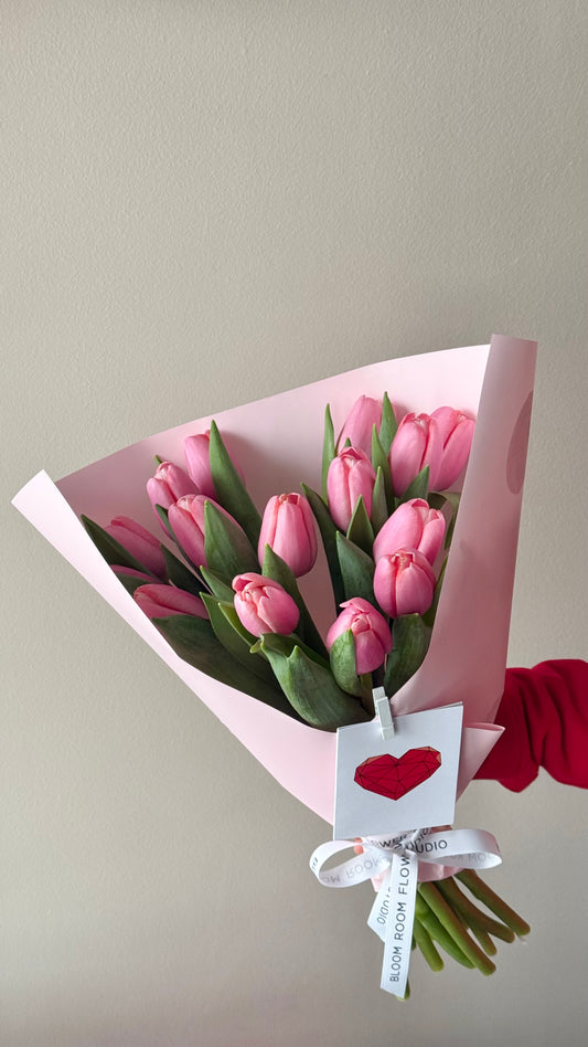 "Kiss me!" with pink "Tresor" tulips – BloomRoom.ee, fresh flowers in Tallinn