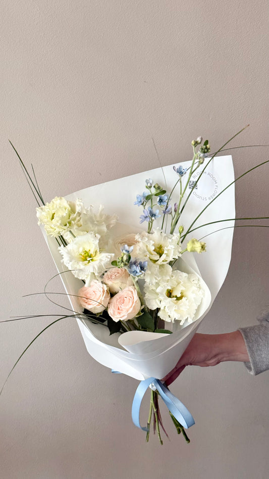"Snowflake" Art Bouquet – BloomRoom.ee, fresh flowers in Tallinn