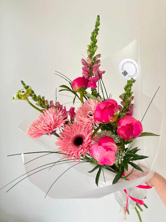 "Dopamine" Art Bouquet – BloomRoom.ee, fresh flowers in Tallinn