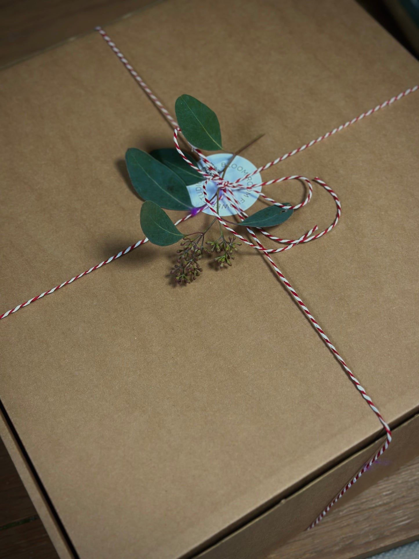Kaunis kinkekarp piparmündi ja nööriga | Красивый подарочный ящик с мятой и веревочкой | Beautiful gift box with mint and twine