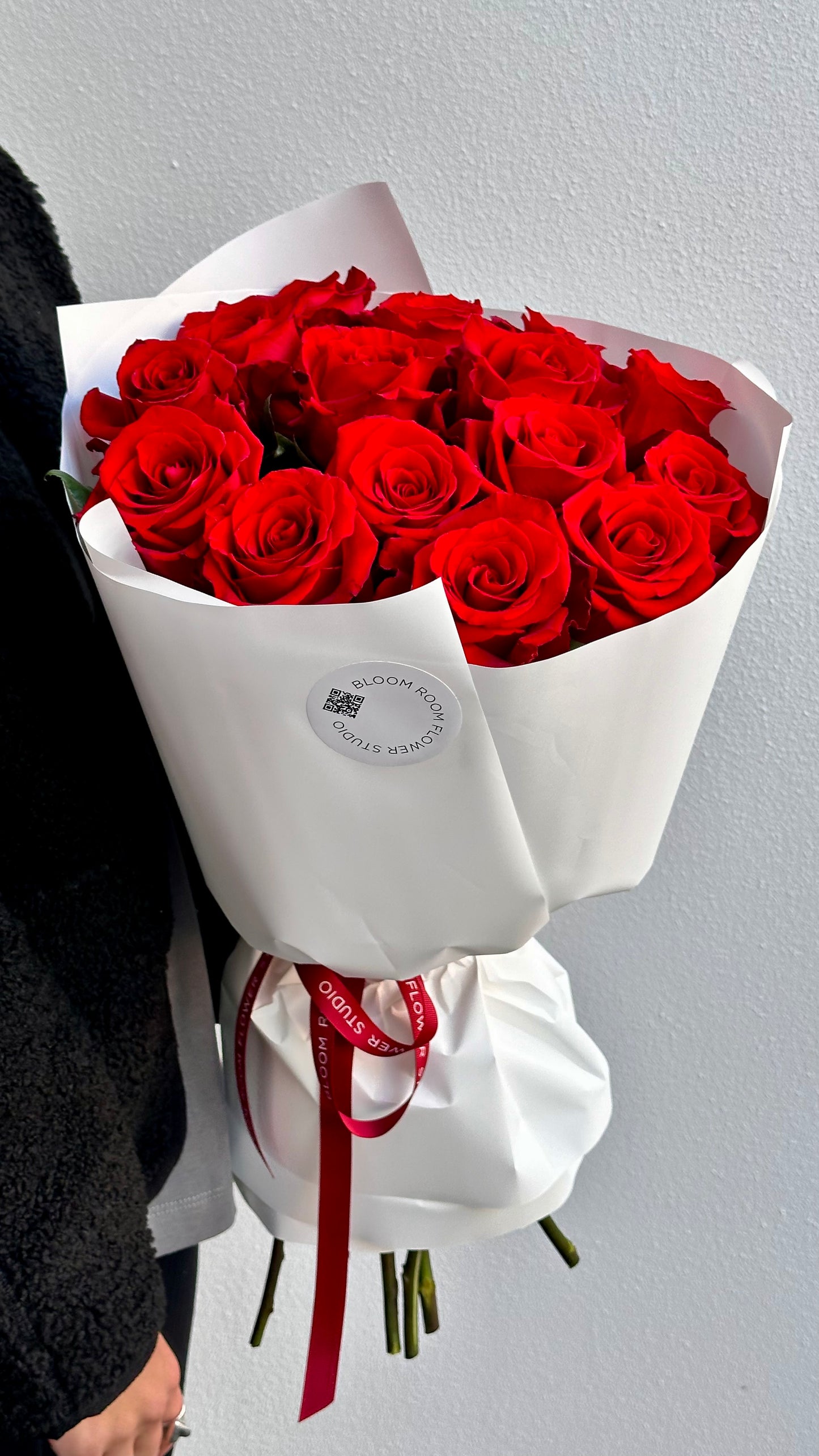 15 punast Ecuadori roosi luksuslikus kimpus | 15 красных эквадорских роз в роскошной упаковке | 15 luxury Ecuador red roses in a bouquet