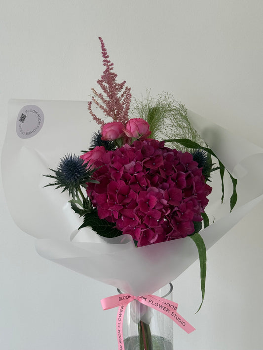 “Your majesty hydrangea 👑” Art Bouquet – BloomRoom.ee, fresh flowers in Tallinn