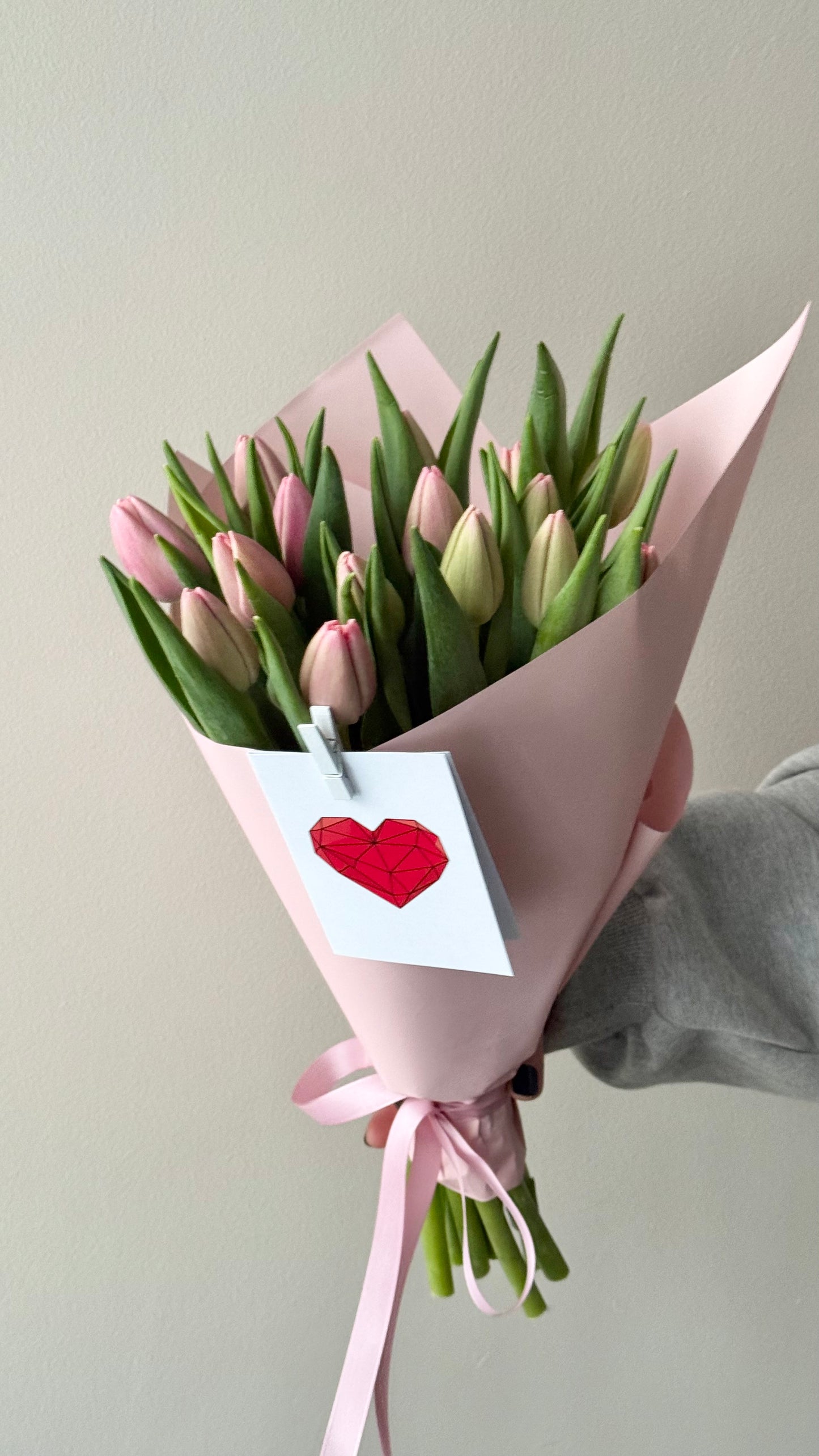 Roosa "Tresor" tulbikimp "Kiss me!" | Букет розовых тюльпанов "Kiss me!" | Pink "Tresor" tulip bouquet "Kiss me!"