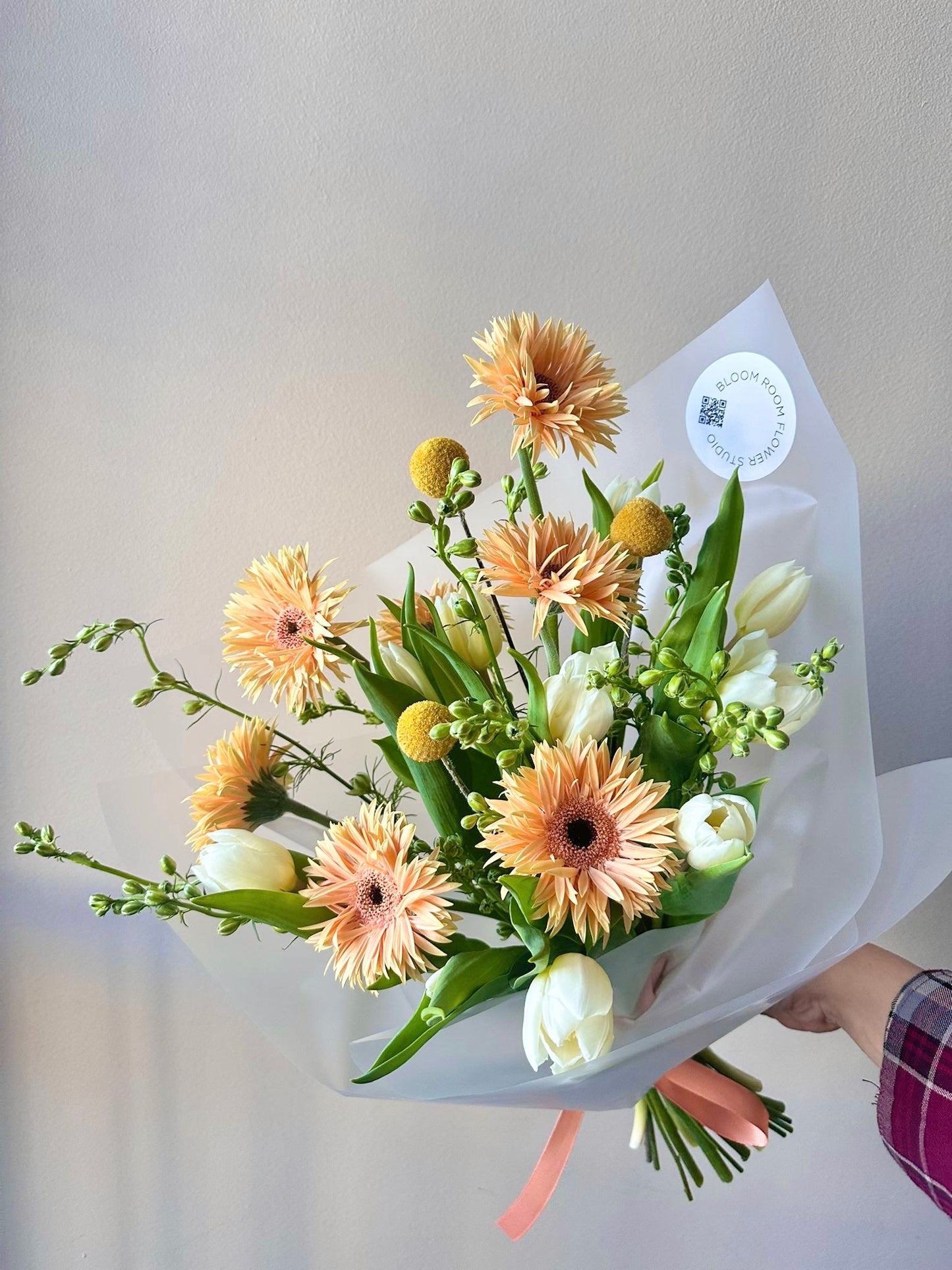 Just Lovely kunstiline lilletooted | Букет "Просто прекрасно" | "Just Lovely" Art Bouquet with seasonal flowers.