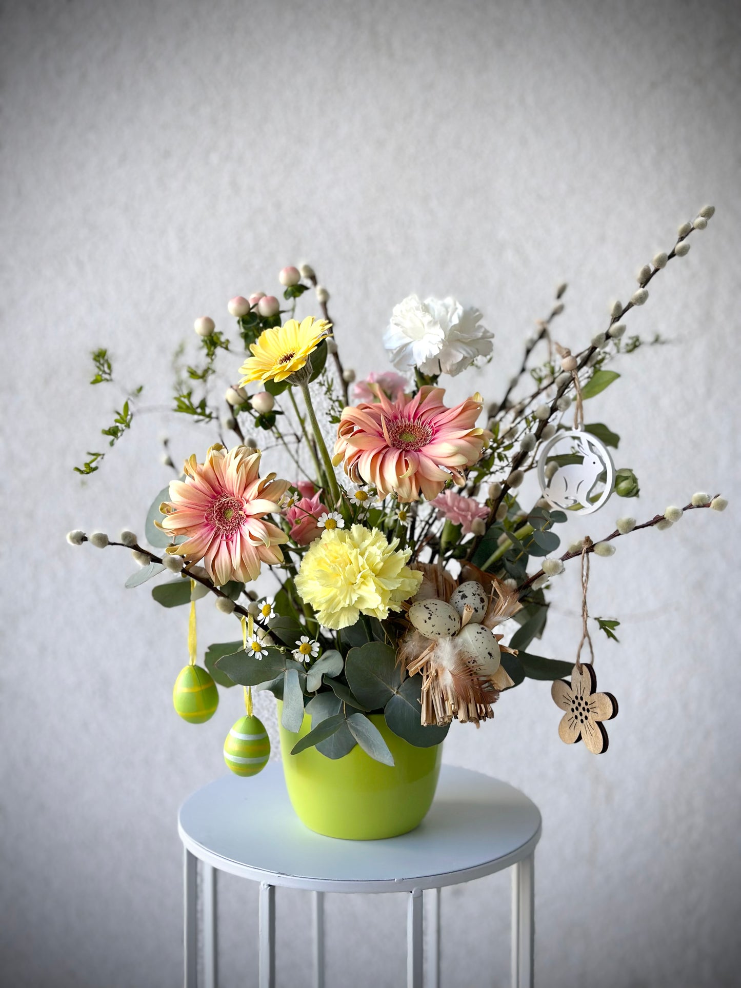 Easteri kaunistamine keraamilises potis | Пасхальное оформление в керамическом горшке | Easter decor in ceramic pot with flowers and ornaments