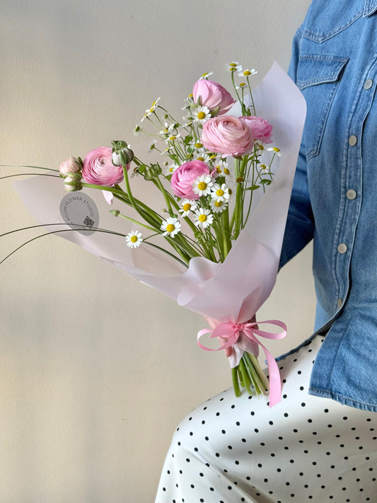 "Just Lovely" Art Bouquet – BloomRoom.ee, fresh flowers in Tallinn