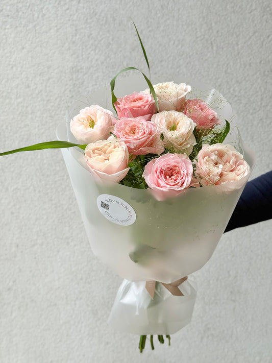 Mix of Fragrance Garden Roses – BloomRoom.ee, fresh flowers in Tallinn