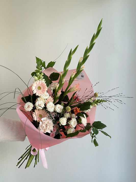 “Shine bright ” Art bouquet – BloomRoom.ee, värsked lilled Tallinnas