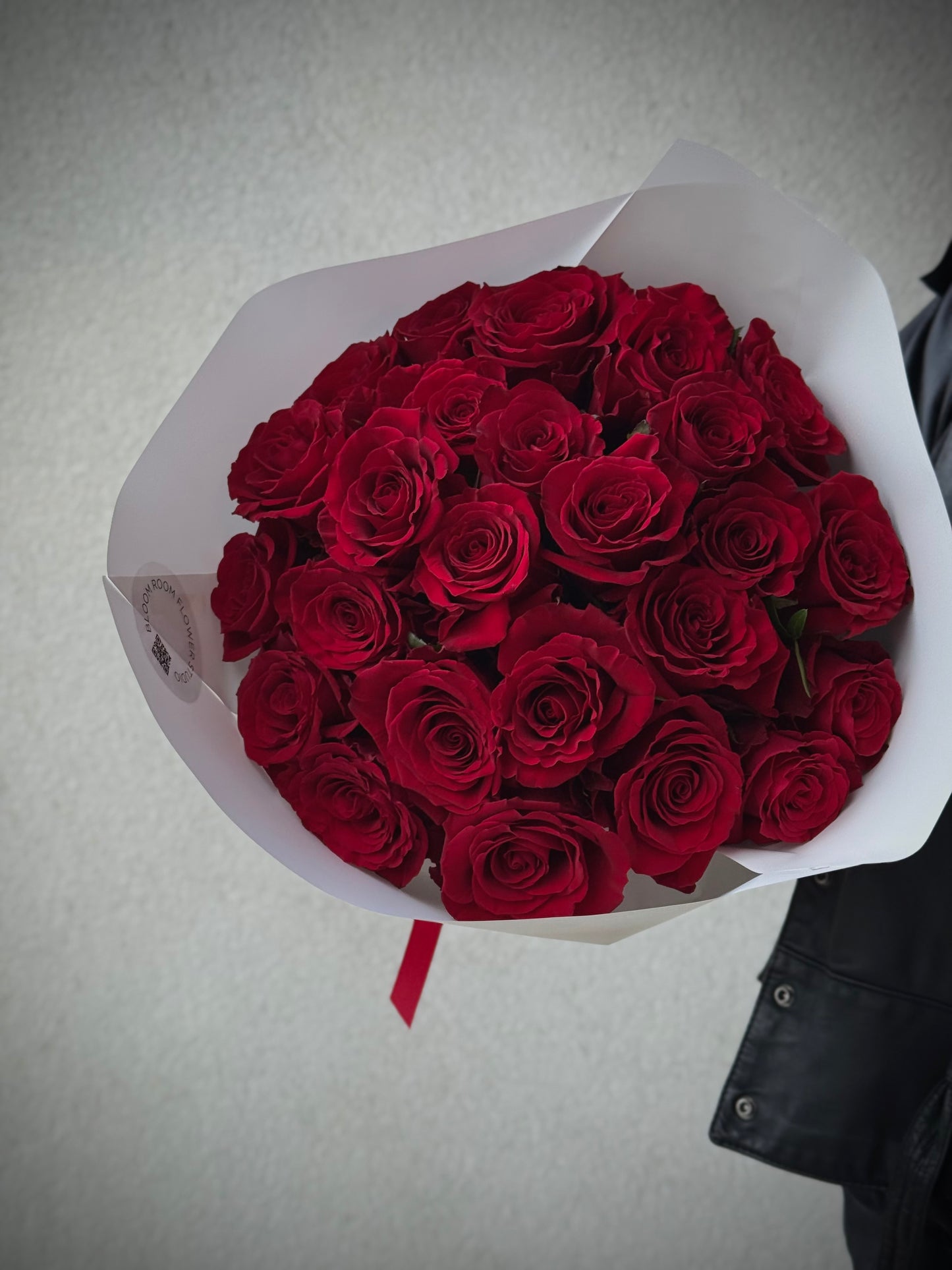 25 "Red Velvet" Roses
