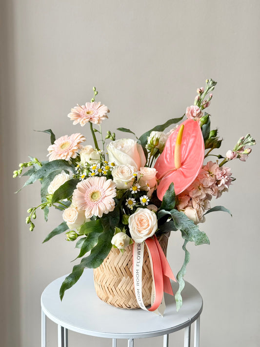 "Tropical sound" Basket – BloomRoom.ee, fresh flowers in Tallinn