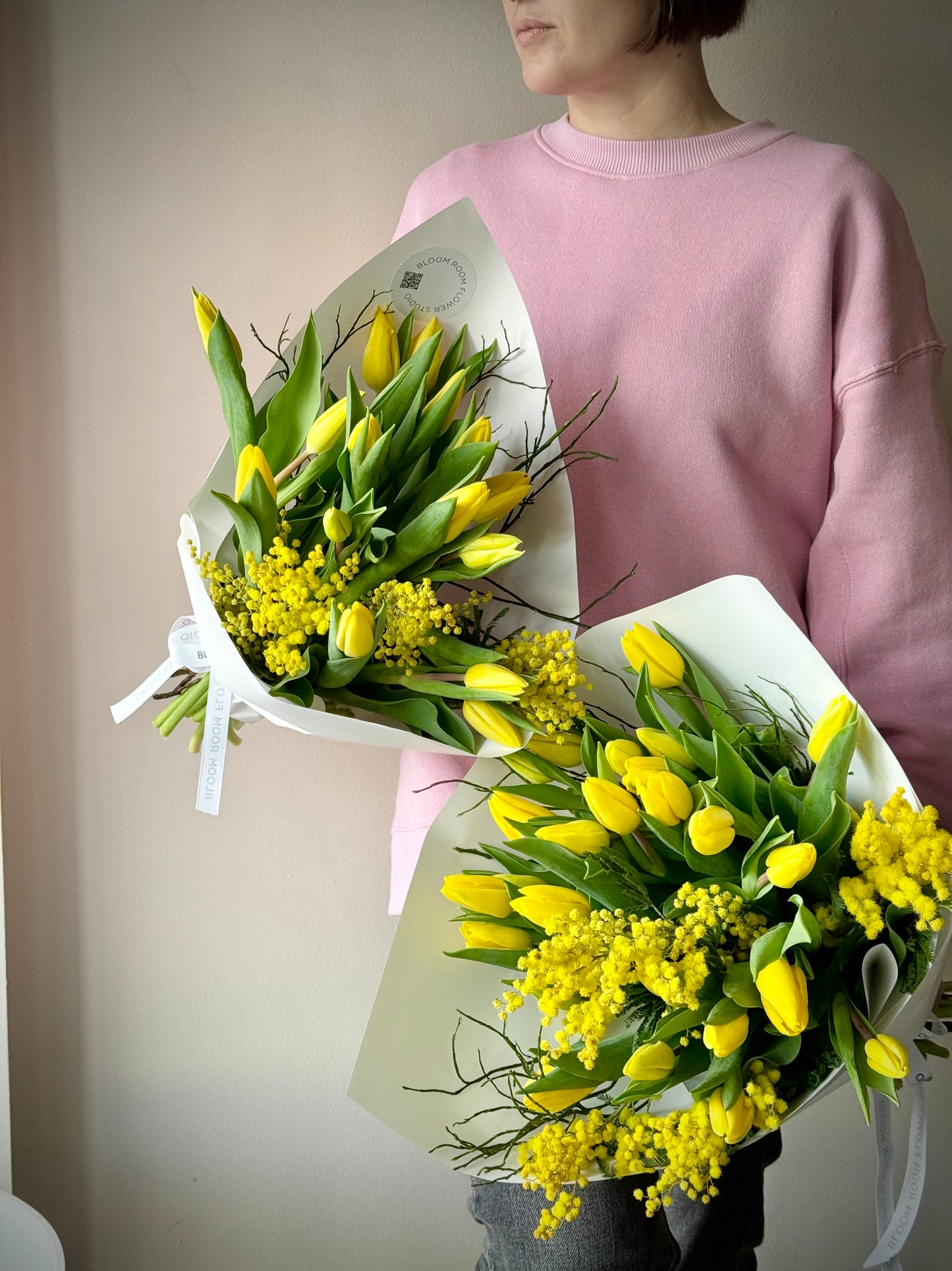 Kollased tulbid ja mimosad luksuslikus lillekimpus | Желтые тюльпаны и мимозы в роскошном букете | Luxurious bouquet of yellow tulips and mimosas