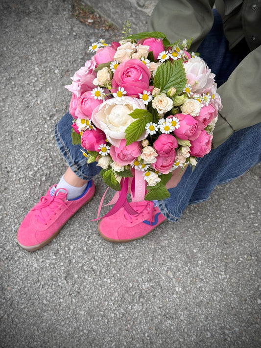 Summer style Maxi Bloom Box – BloomRoom.ee, värsked lilled Tallinnas