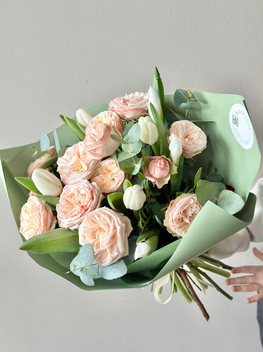 "Creme Brûlée" Grand Bouquet – BloomRoom.ee, fresh flowers in Tallinn