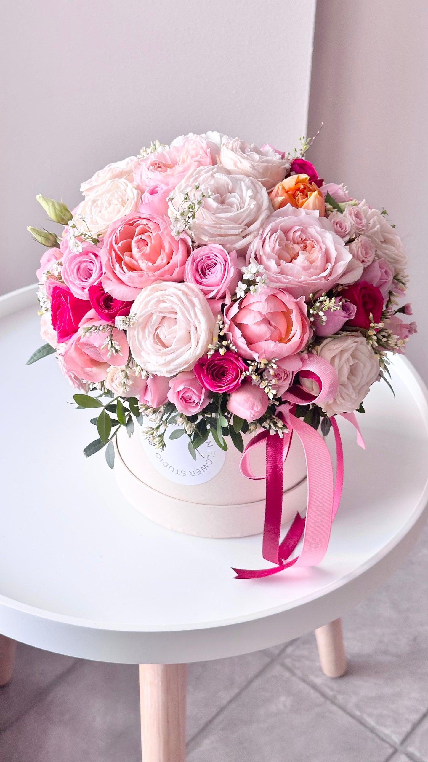 Roosa lillekimp luksuslikus karbis | Роскошный розовый букет в коробке | Luxury pink flower arrangement in a box