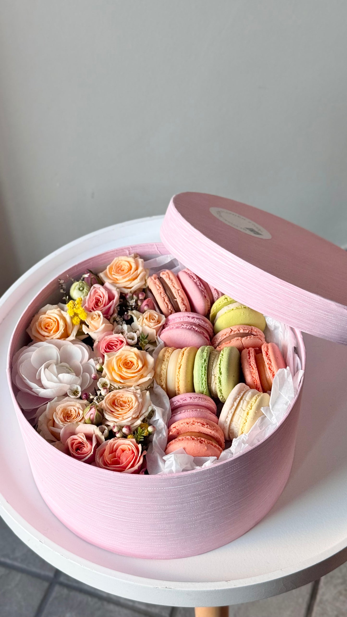 Surprise Box with Macaron
