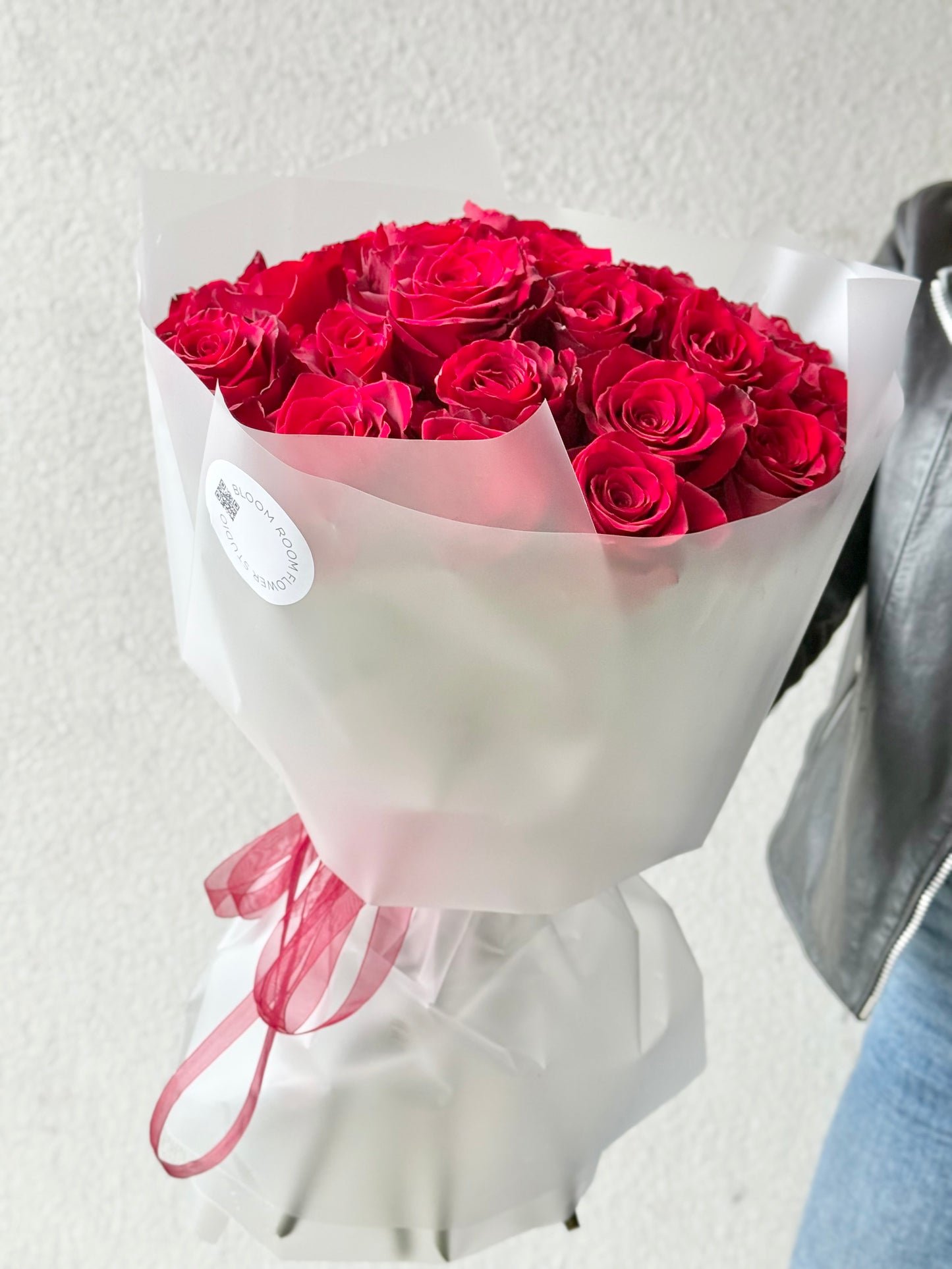 23 Red Classic Roses