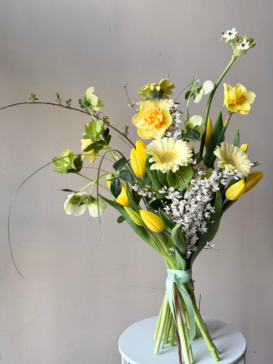 "Spring Mix" Art Bouquet – BloomRoom.ee, fresh flowers in Tallinn