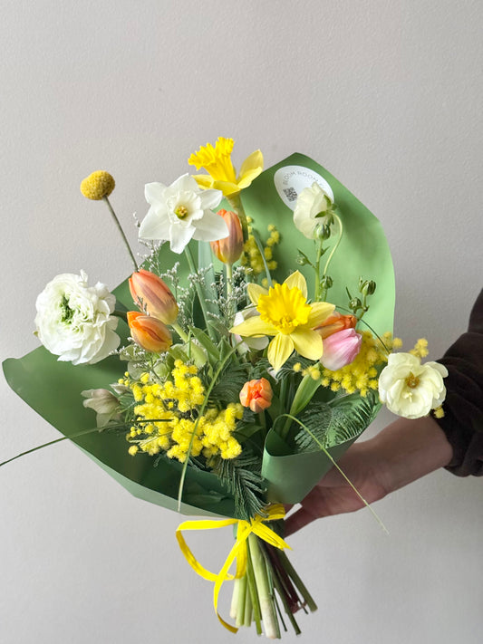 "Spring Mix" Art Bouquet – BloomRoom.ee, fresh flowers in Tallinn