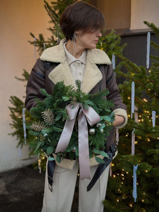 Fancy X-mas Wreath in a gift box – BloomRoom.ee, värsked lilled Tallinnas