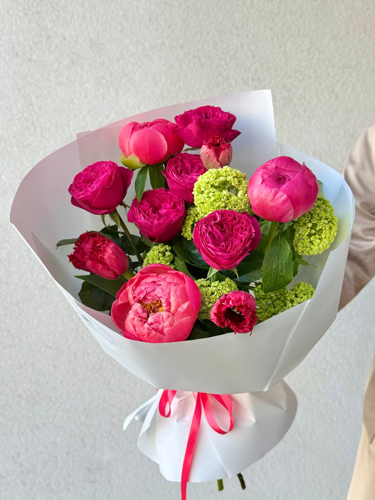 "Very Berry " Art Bouquet – BloomRoom.ee, fresh flowers in Tallinn